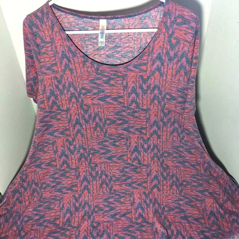 LulaRoe Small Pink Perfect Tee Short Sleeve